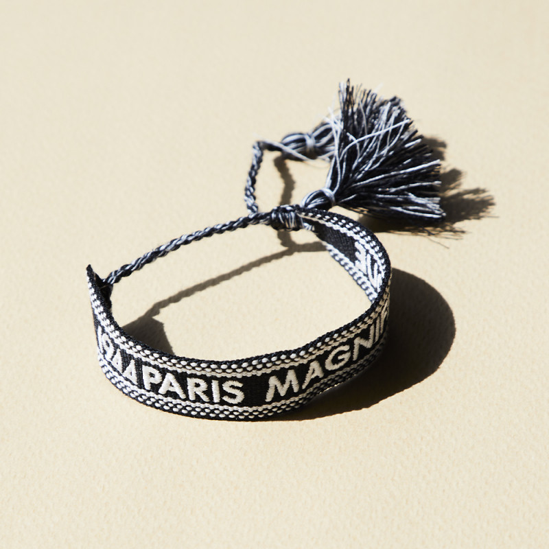 Les Bracelets 1944 Paris  Magnifique (Noir) image